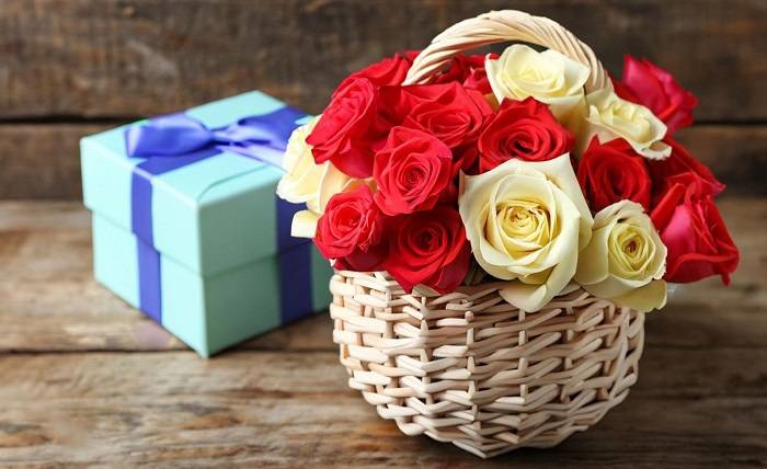 Show Your Friends You Care: 20 Flower and Gift Ideas to Send to India 20 Flower and Gift Ideas to Send to India