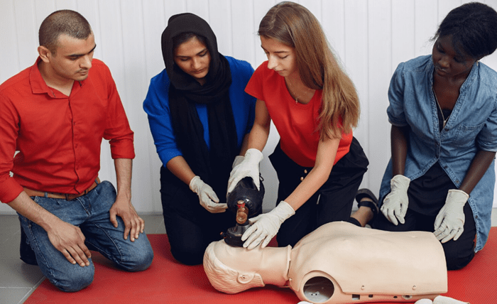 Choosing the Right First Aid Course: Key Things to Look For 2 1