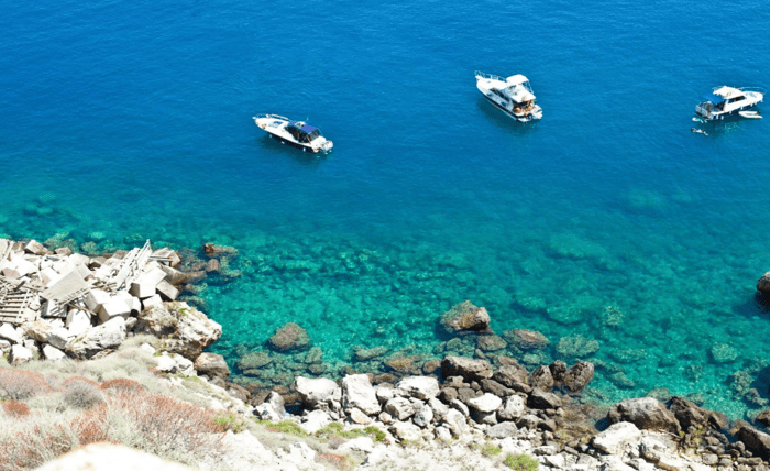 Hidden Coastal Towns You Can Only Reach by Boat Screenshot 12